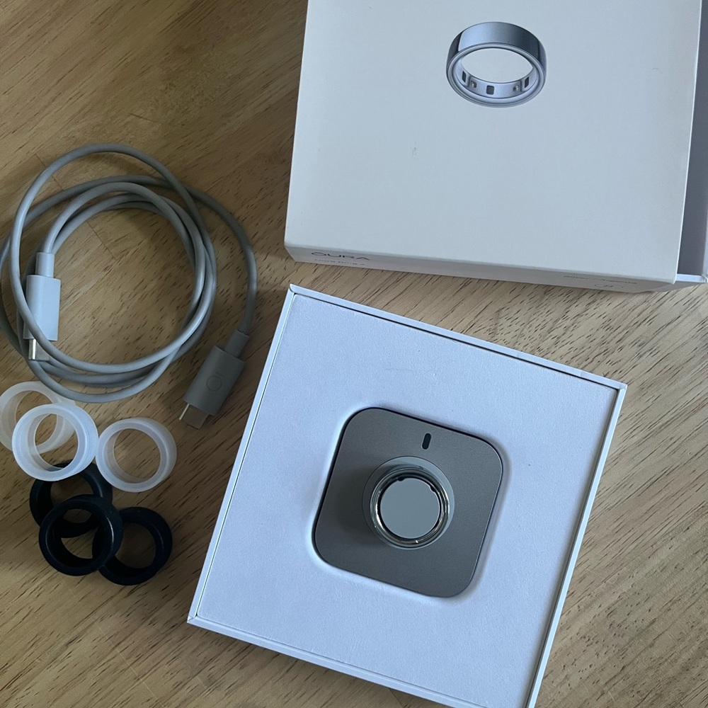 Oura Ring Gen 4 - Silver - Size 8